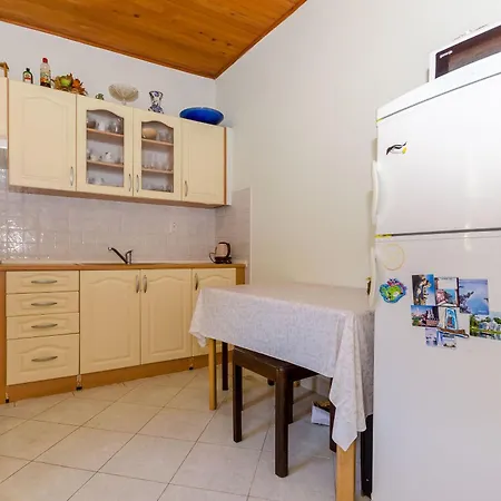 Appartement Village Vrisnik